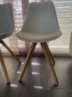 4 x Weisse Stühle im skandinavischen Design, Top Zustand!