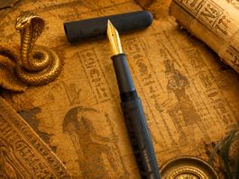 Ebonit Füllfederhalter – Eyedropper – Unikat mit Hieroglyphe