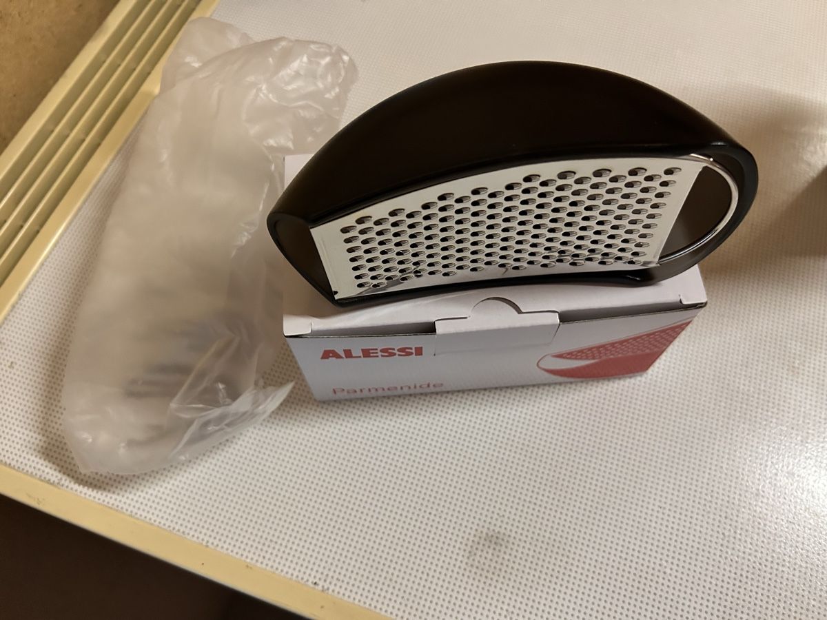 Alessi Elettrodomestici da cucina: Alessi Pyramide Käsereibe neu/originalverpackt – Nuovo e nell'imballaggio originale da Horgen venduto da Sunshine_12399 1
