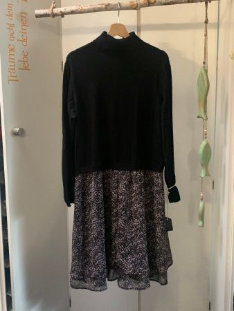Kleid, Grösse L-XL, schwarz mit Blumenmuster