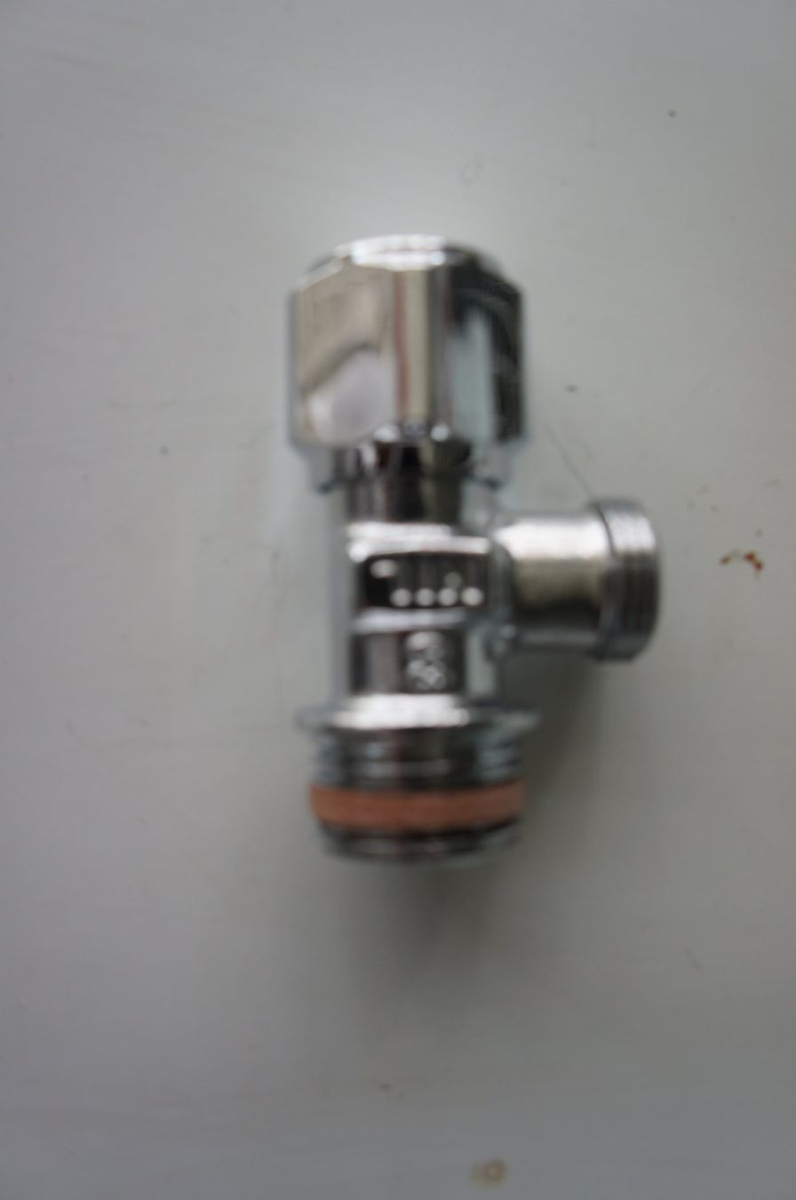 Robinetterie: Eckventile 1/2" x 10 mm verchromt – D'occasion à Walzenhausen par OK_1