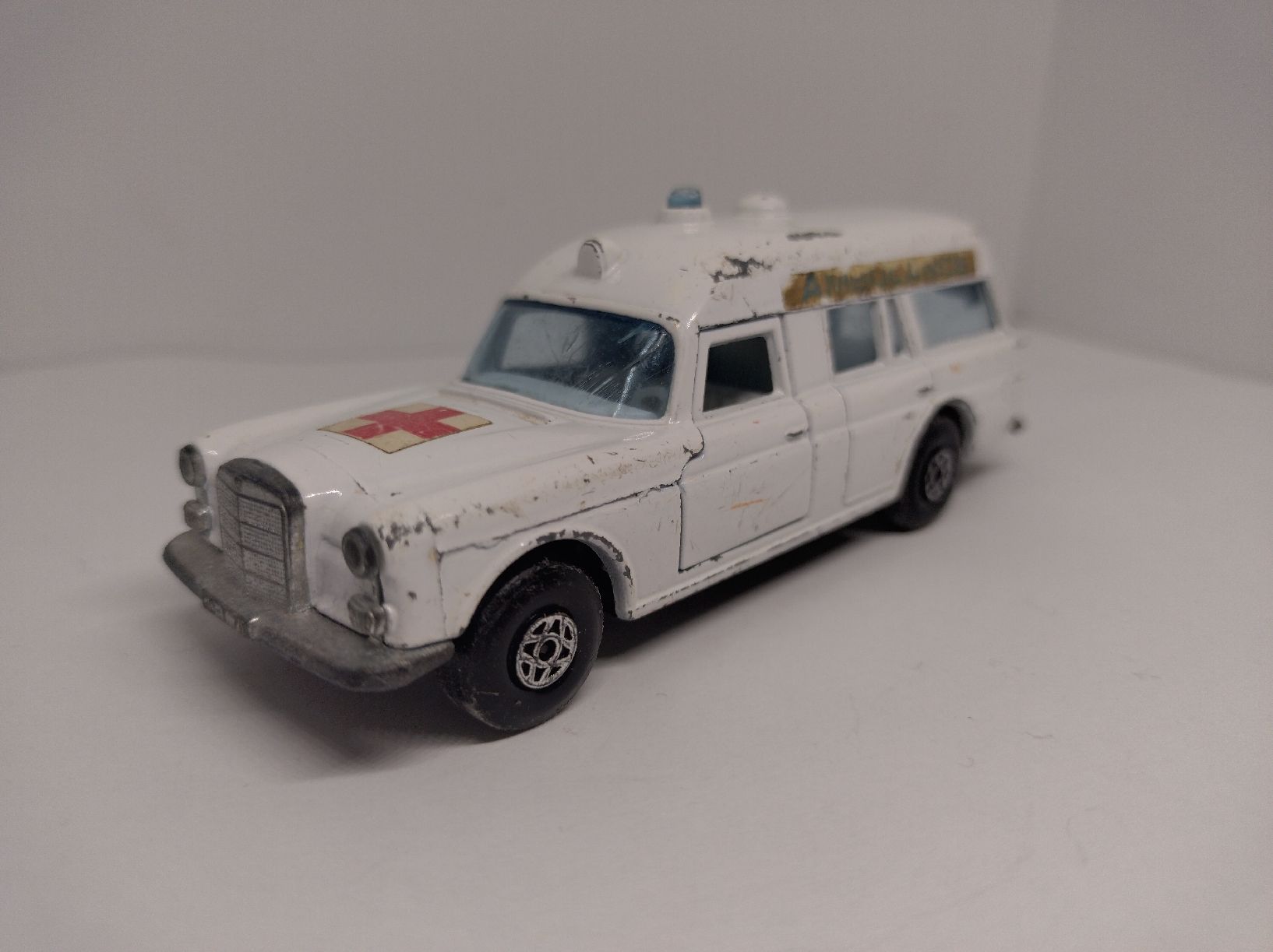 Matchbox Modellautos: Matchbox SpeedKings Mercedes "Binz" Ambulance – Gebraucht aus La Chaux-de-Fonds von Pierrot8404