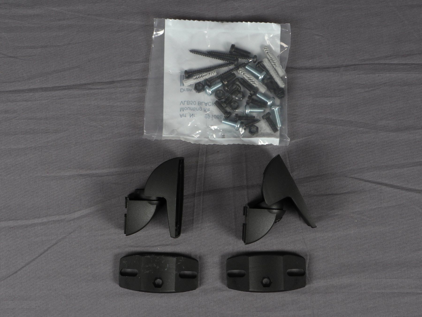 Casse acustiche: VOGELS Loudspeaker Wall Mount 2x – Nuovo (secondo la descrizione) da Steinen venduto da Restwert_Steinen 1