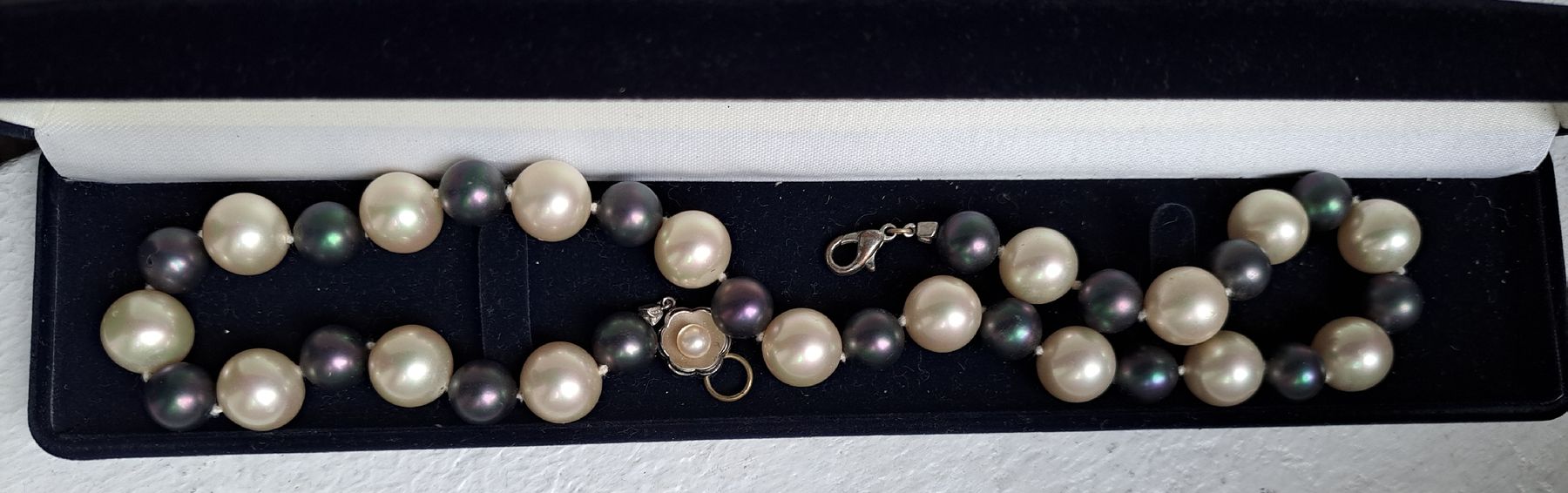 Catenine: Elegant collier perles naturelles fermoir argent – Usato da Ravoire venduto da Billsen