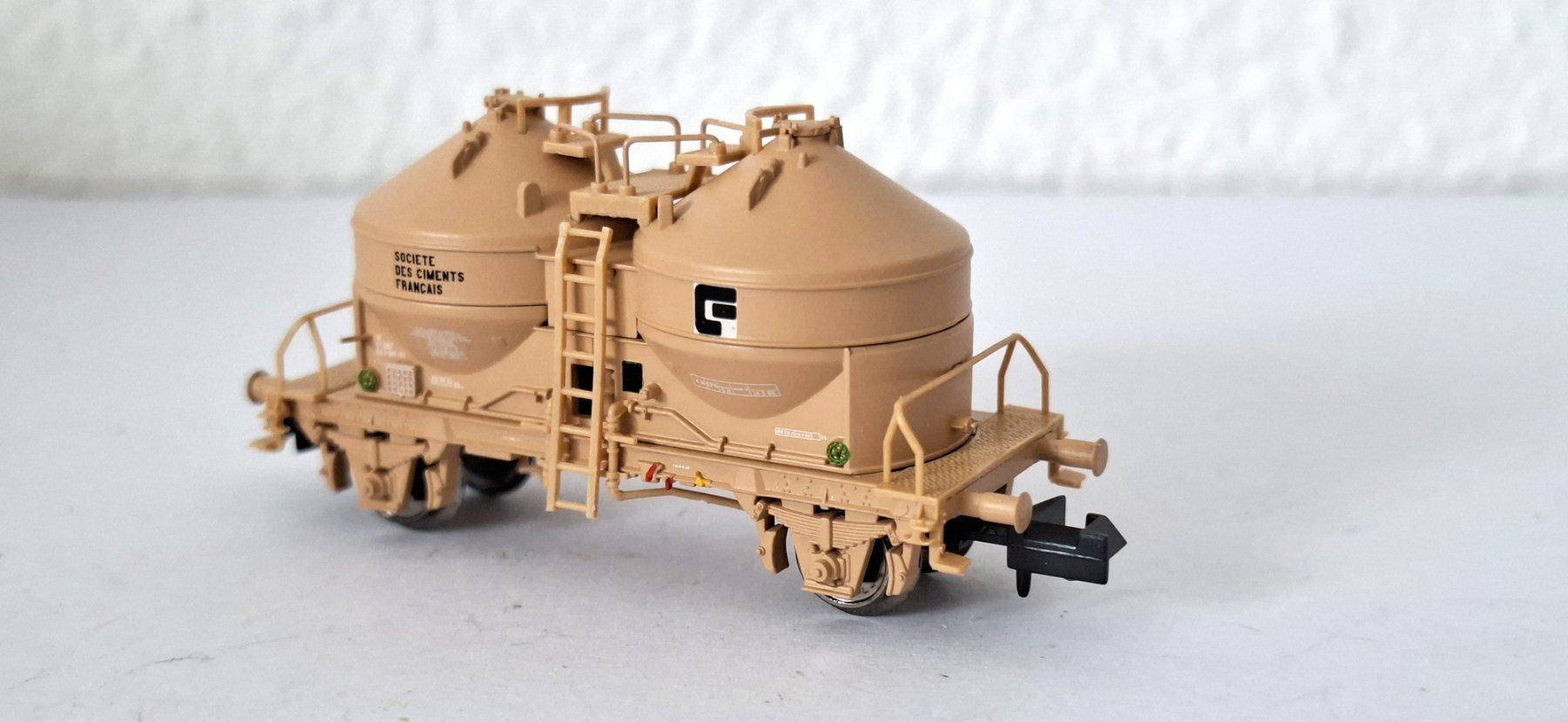 Trix Trains électriques: Minitrix  SNCF " SOCIETE DES CIMENTS  FRANCAIS " – D'occasion à Biberist par Ntrains 1