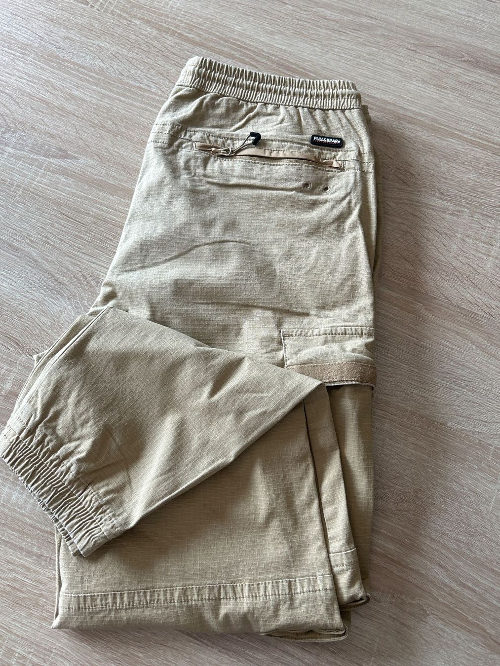 Pull&Bear Hosen: Pull&Bear Herren Cargo Hose beige elastischer Bund Gr. M – Gebraucht aus Brunnen von Nala2929 2