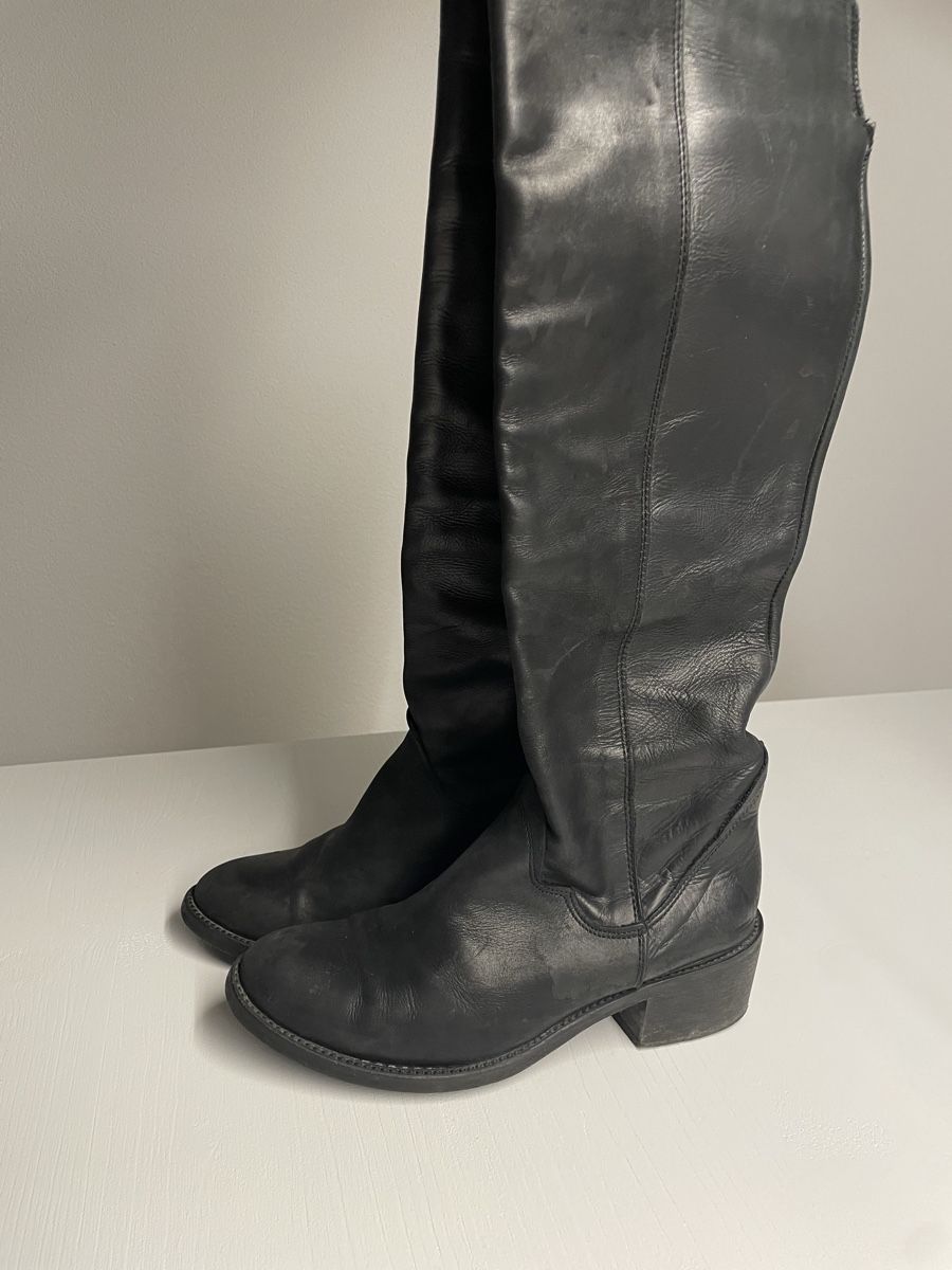 Scarpe da donna: Black Leather Knee High Boots – Usato da Zürich venduto da bncmgg 1