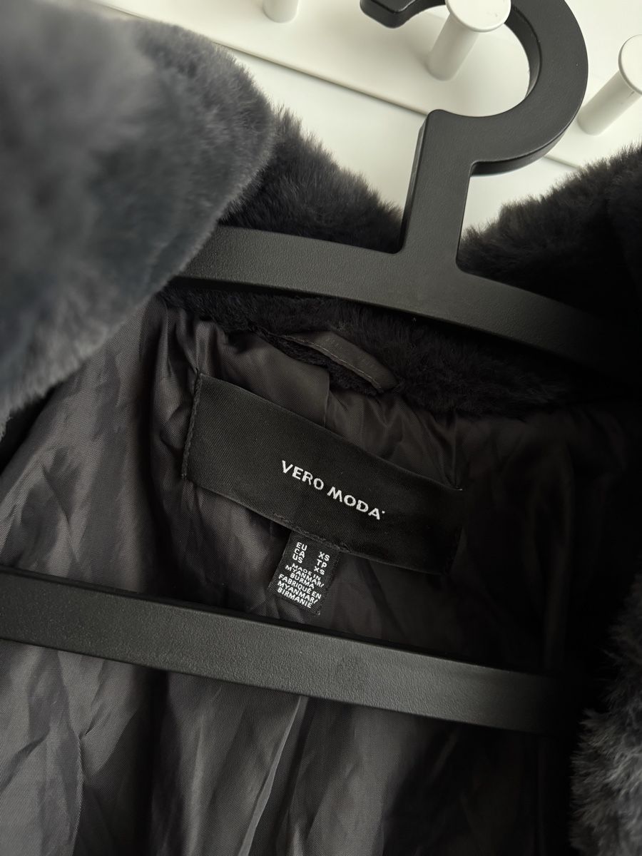 Vero Moda Giacche: Kunstfell Jacke von Vero Moda – Nuovo (secondo la descrizione) da Winterthur venduto da ste_5vfj 1