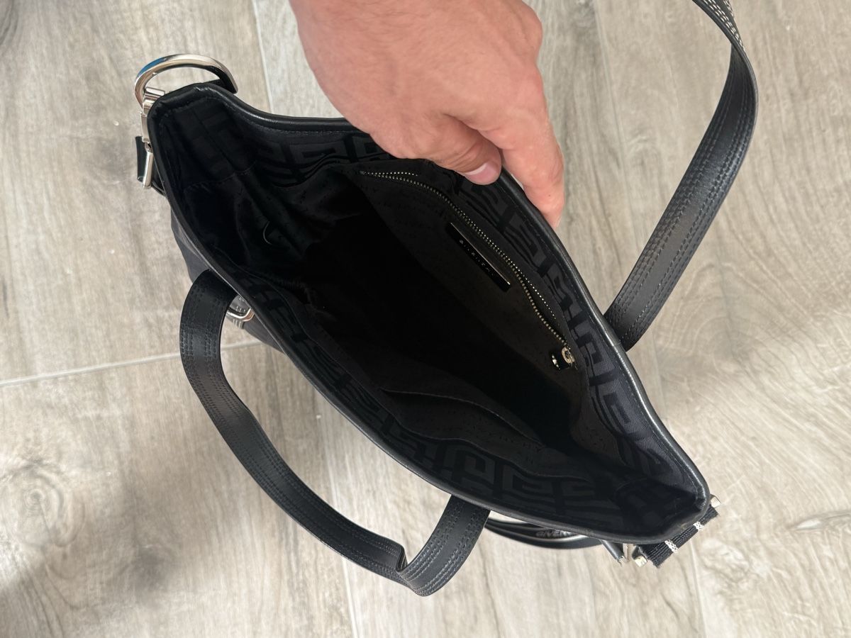 Givenchy Borse da donna: Sac - Givenchy - toile noire monogrammée  – Nuovo (secondo la descrizione) da Neuchâtel venduto da Blek7 7