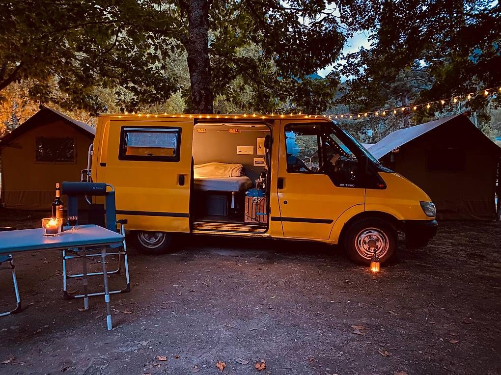 Ford Véhicules de camping: Camper Ford Transit 280S, 2003 – D'occasion à Zürich par Lili_ 1