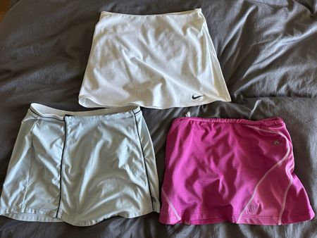 Lot de 3 jupes de tennis Nike & Wilson 