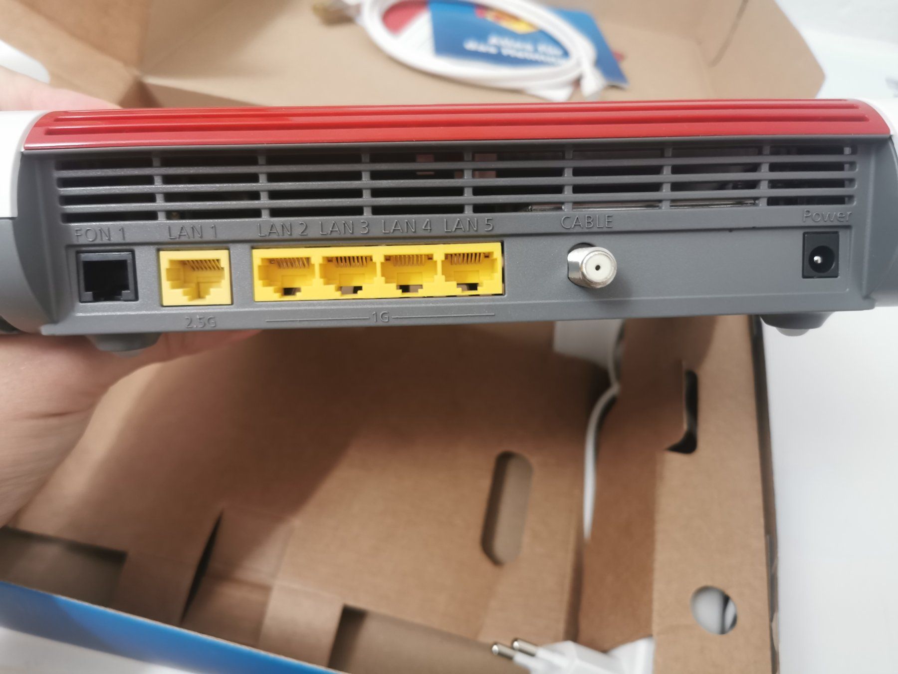Fritz Modems & Routeurs: FRITZ!Box 6660 Cable Router neuwertig – D'occasion à Magden par seb_2tlv 1