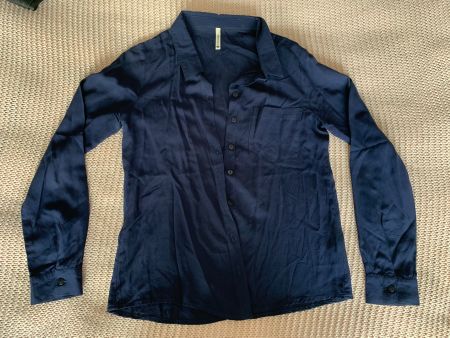 Chemise bleu foncée pour femme
