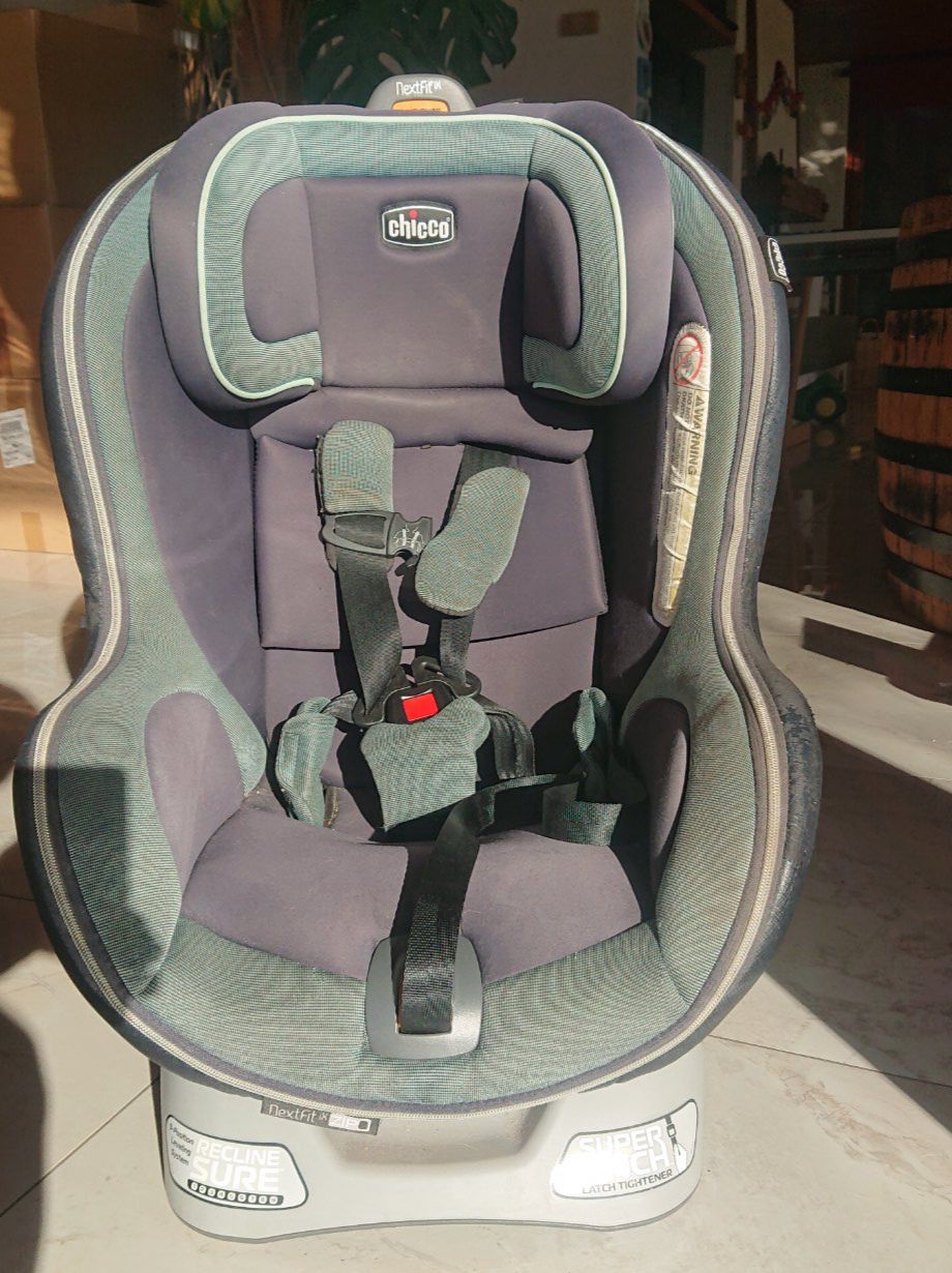 Chicco Seggiolini per auto: Chicco NextFit iX Zip Kindersitz Auto Flugzeug – Usato da Grenchen venduto da Zombiepolizist 6