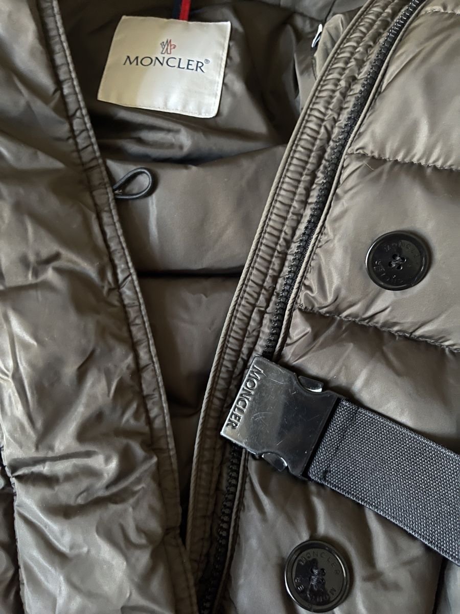 Moncler Giacche: Moncler Daunenjacke mit Pelz Gr. 2 – Usato da Luzern venduto da w.welihodska 6
