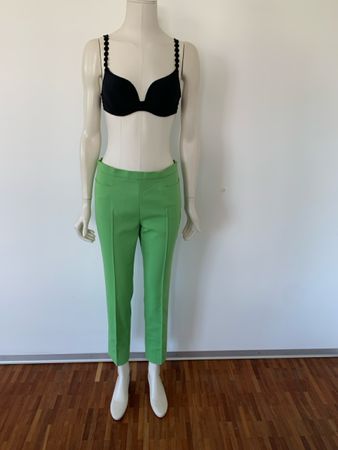 AKRIS: Lässig und cool - hellgrüne Sommerhose, 36