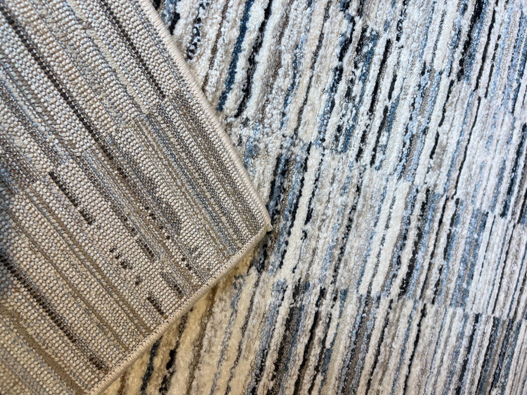 Tapis: Moderner Designerteppich – Neuf (Voir description) à Zürich par NE-0 3