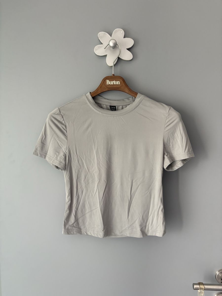 Shein T-shirts: T-shirt SHEIN gris taille S  – D'occasion à Champlan par mat_qff9