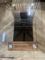 Eleganter Glas Couchtisch mit Holzdetails - Top Zustand!