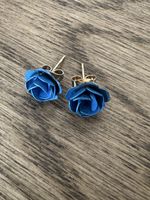Ohrstecker Rosenform blau Metalllegierung