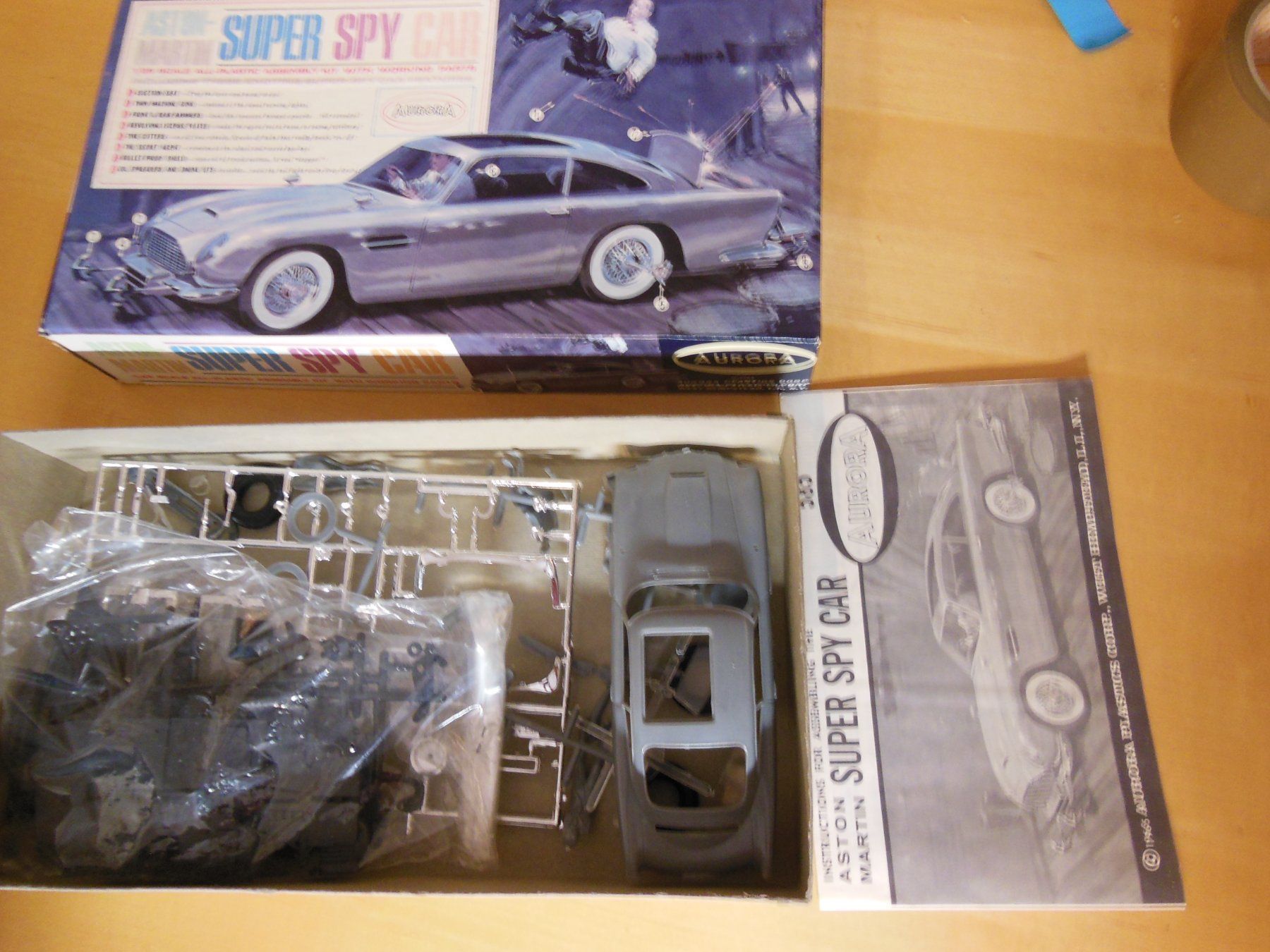 Modellini d'auto: Aston Martin Super Spy Car – Nuovo (secondo la descrizione) da Salmsach venduto da aacs65 1