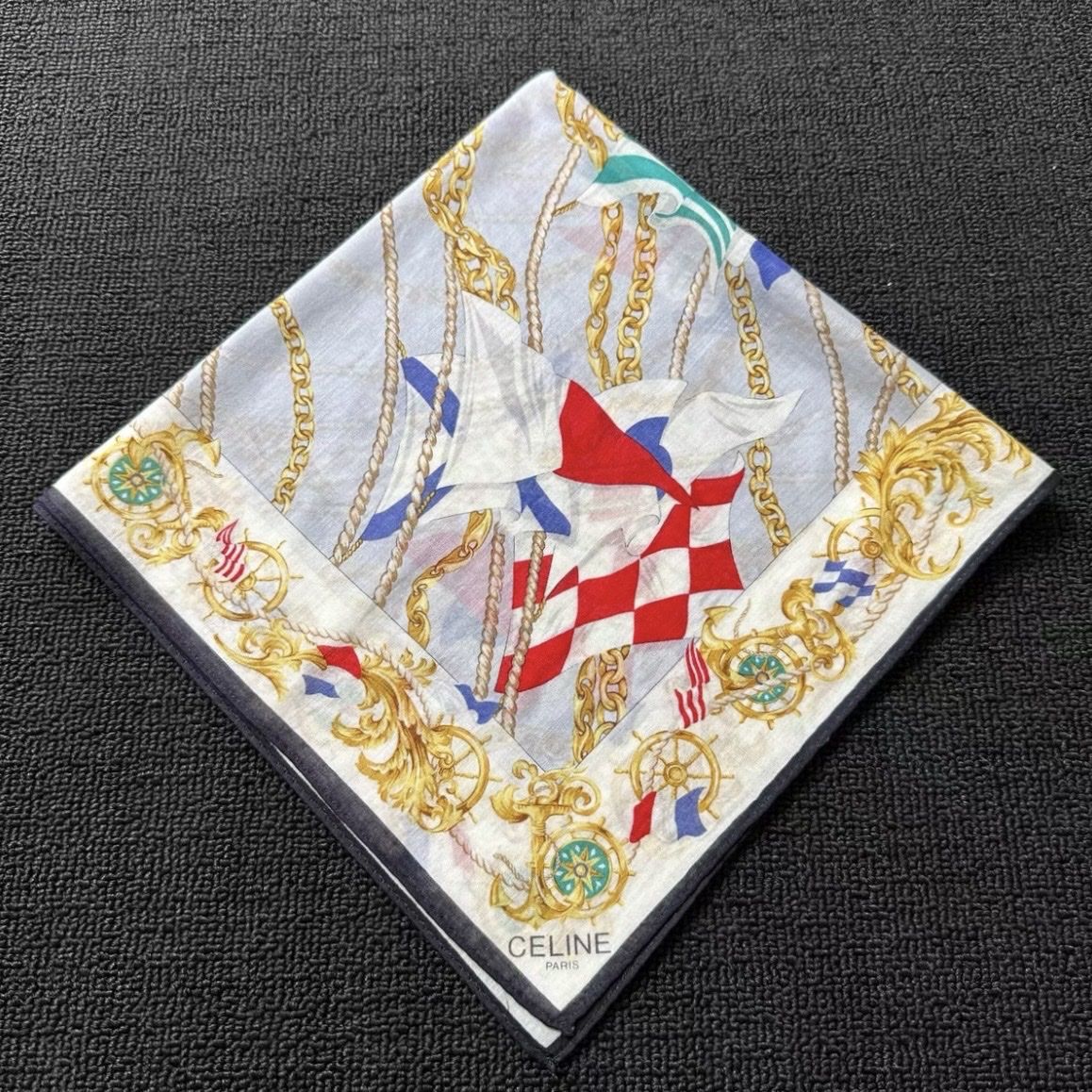 Celine Foulard & Sciarpe: Celine Paris Silk Tuch – Nuovo (secondo la descrizione) da Bern venduto da fen_7rn8 1