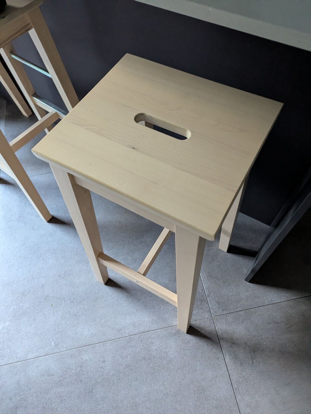 Ikea Sgabelli: Lot de 3 tabourets de bar en bois clair – Usato da Martigny venduto da ben2151