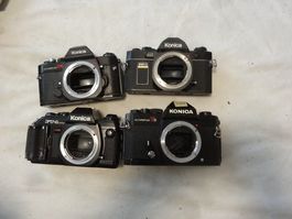 4 STK KONICA ANTIK FILM KAMERAS NUR GEHAUSE.