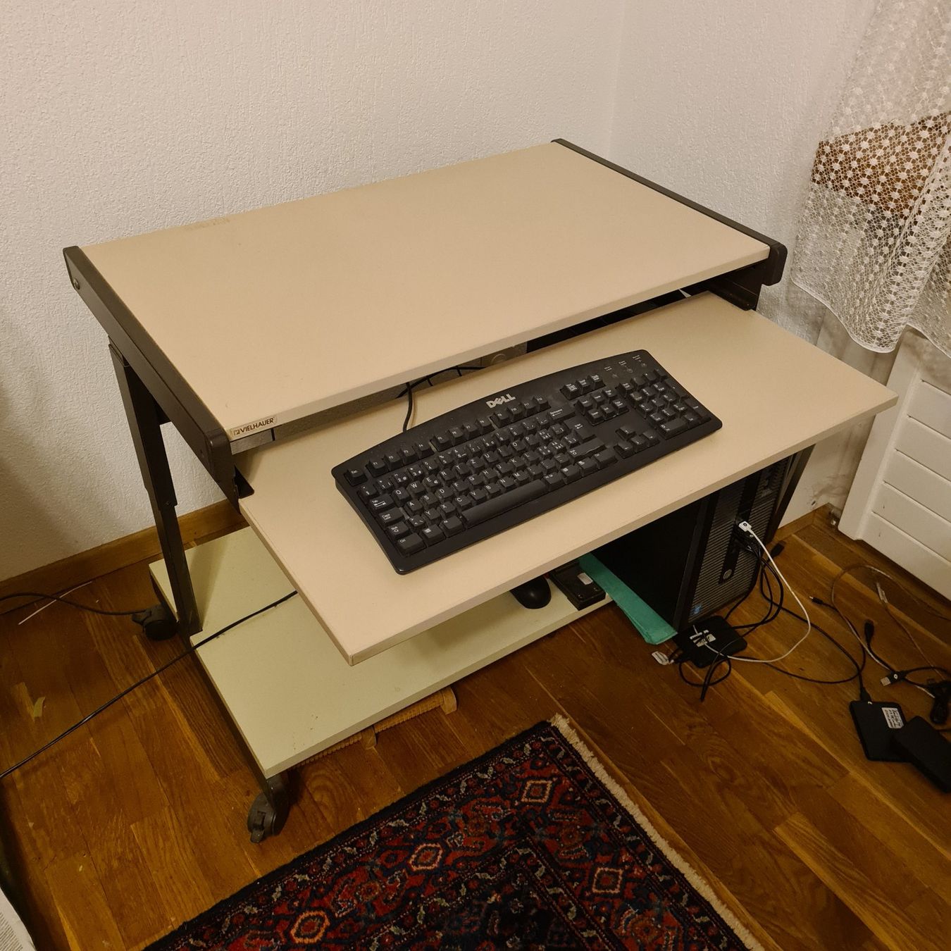 Möbel für PC, mit auszieharem Tablar für Tastatur und Maus (Gebraucht ...
