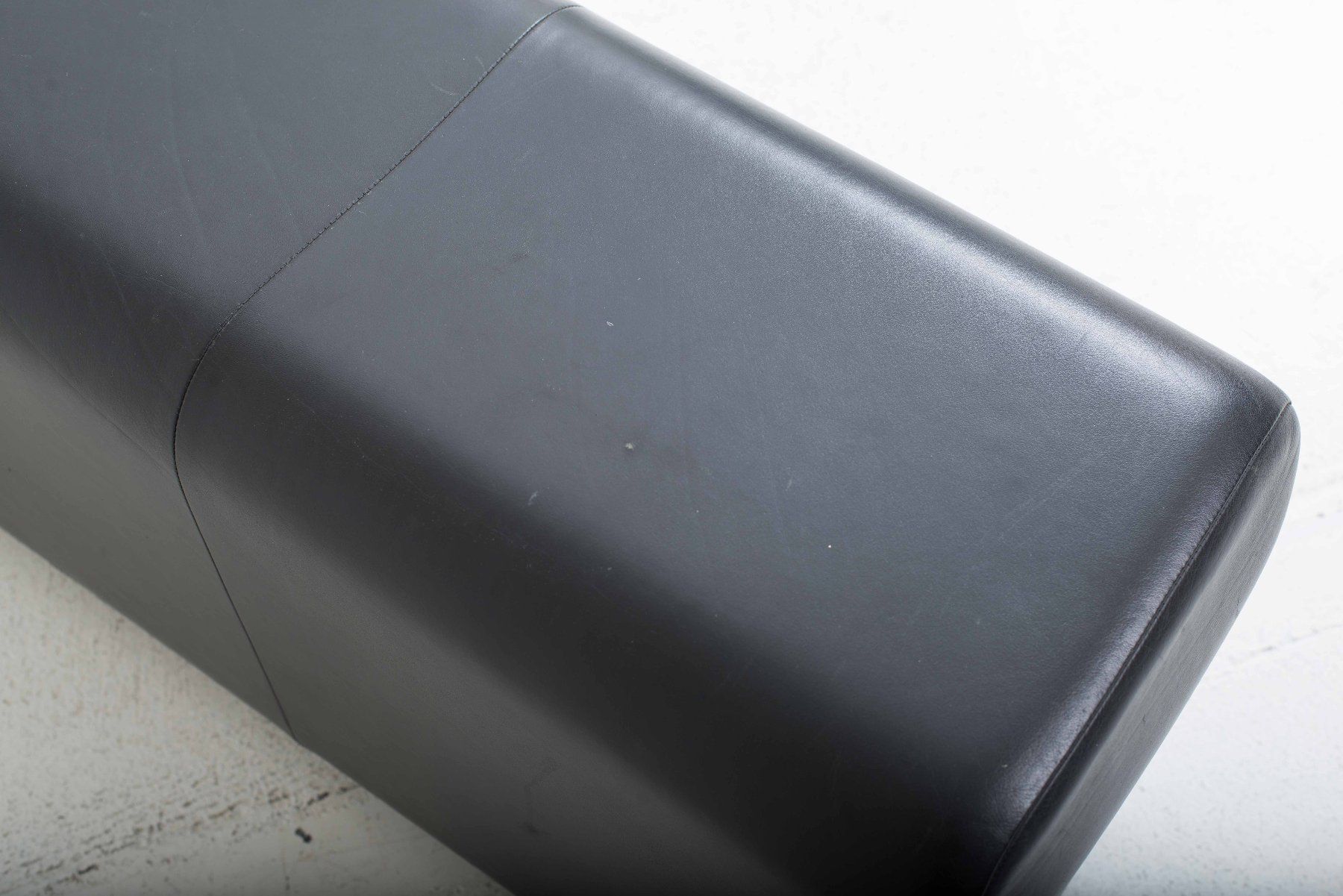 Panchine: Vitra Bench III von Jasper Morrison in schwarzem Leder – Usato da Zürich venduto da STUZH38 6