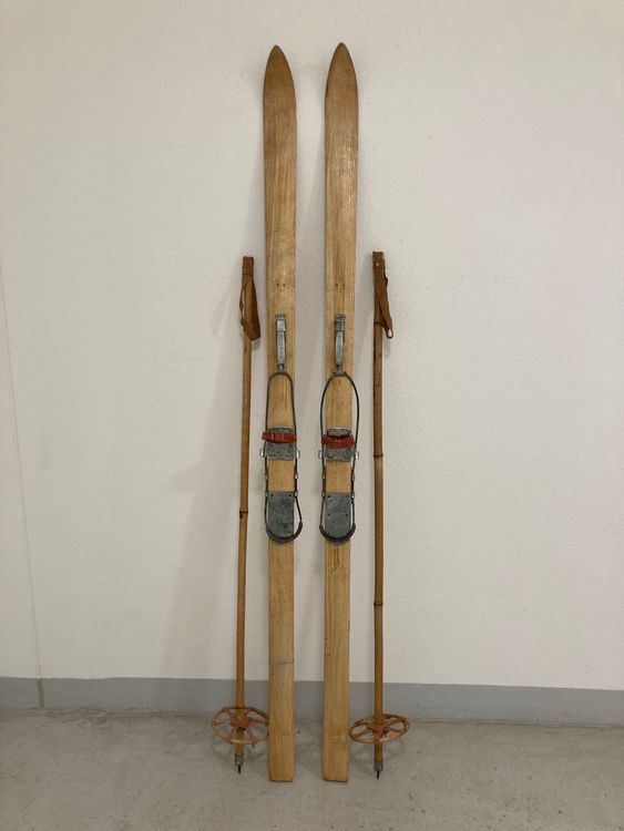 Miniatur-Ski Mit Stöcken Im Maßstab 1:12 – Perfekt Für Puppenstube Oder Als Geldgeschenk
