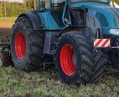 Reifensatz, Kompletträder 800/65R32 8 Loch und VF 600/60R28