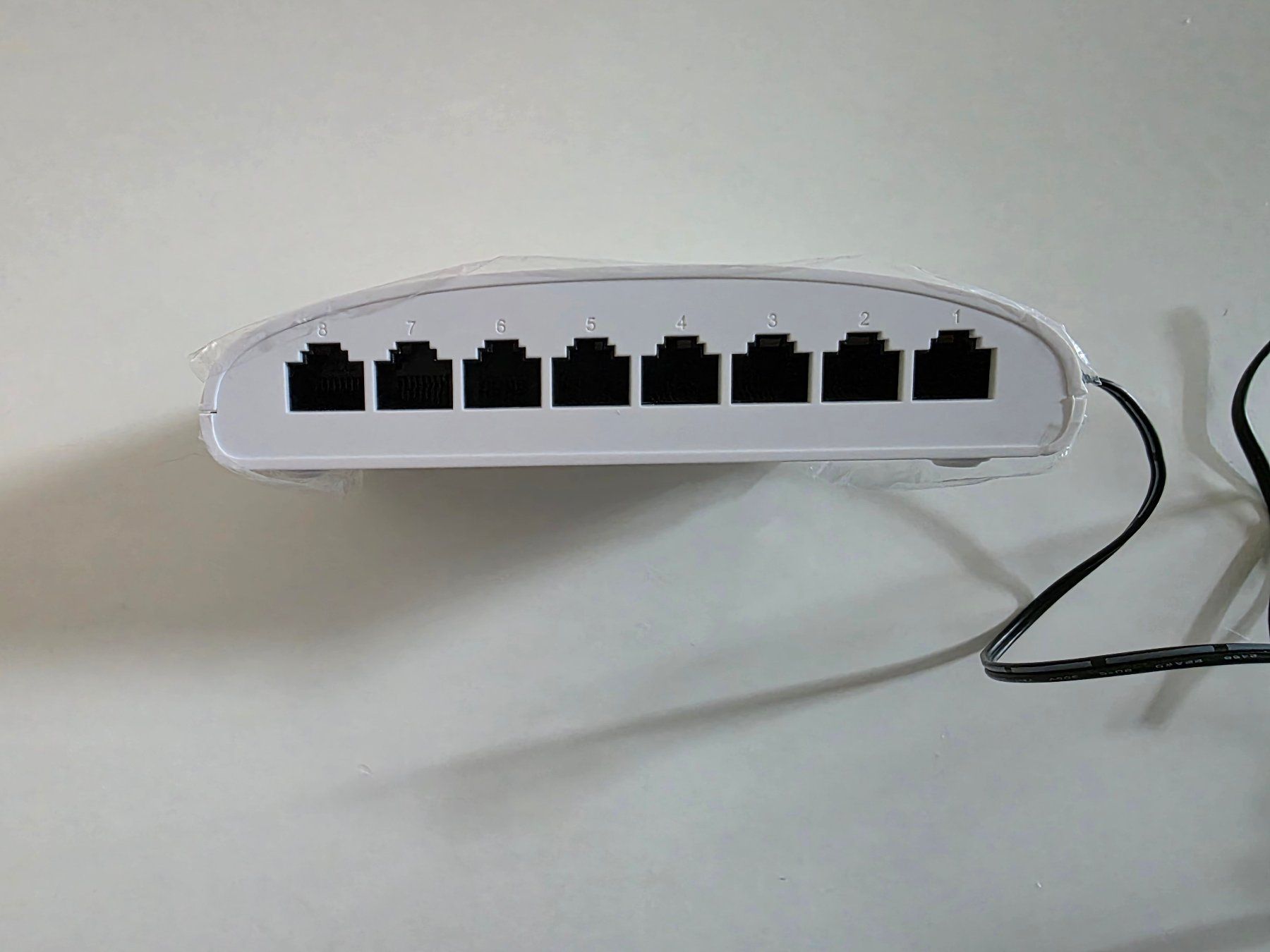 Dlink Hub & Switch: D-Link DGS-1008D 8-Port Gigabit Switch Desktop – Usato da Matzingen venduto da bobadow