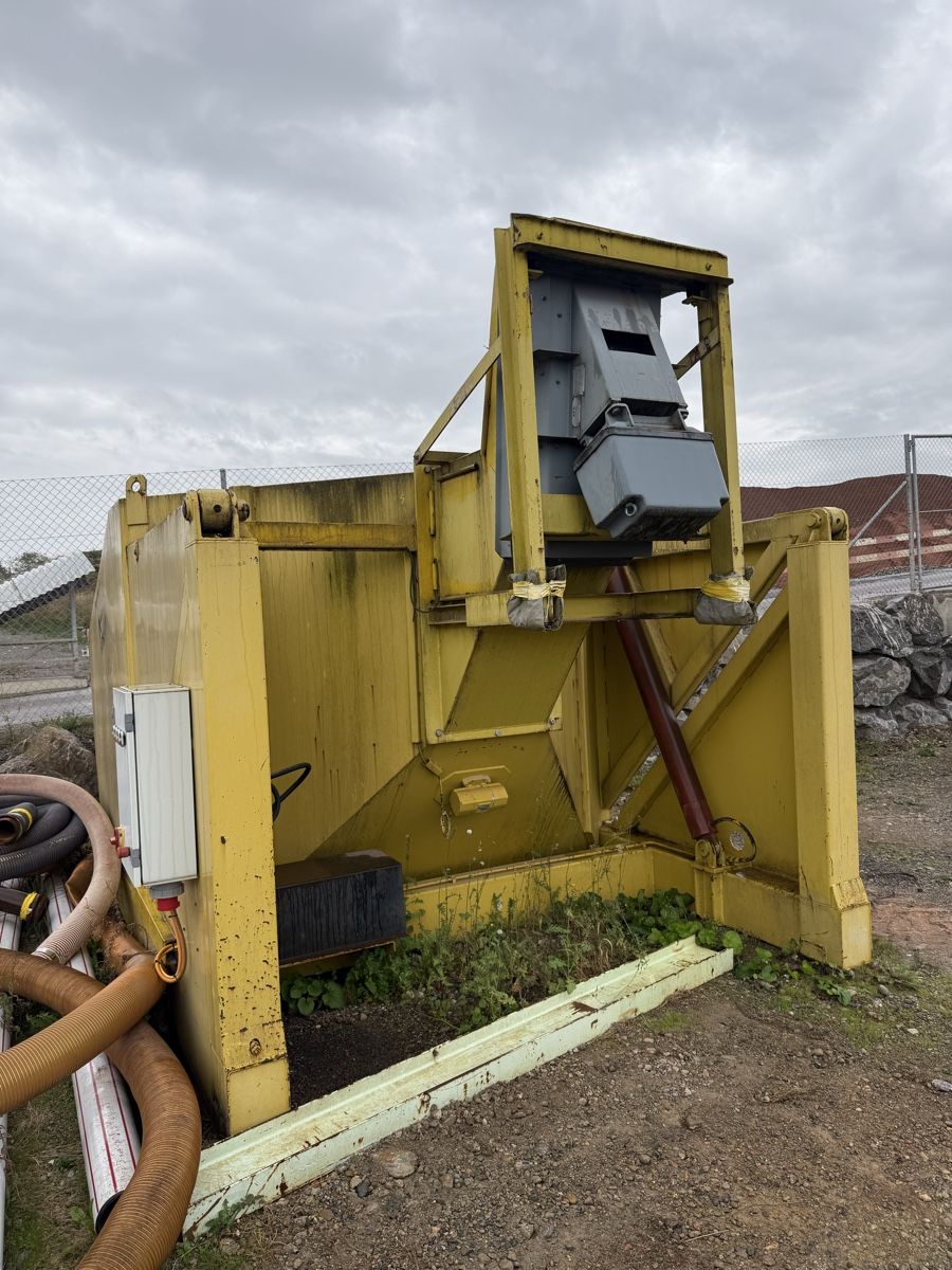 Toutes les machines: Umschlaggerät Beton/Kies/ Schüttgüter – Défectueux à Gossau SG par Airsal_Racer 2