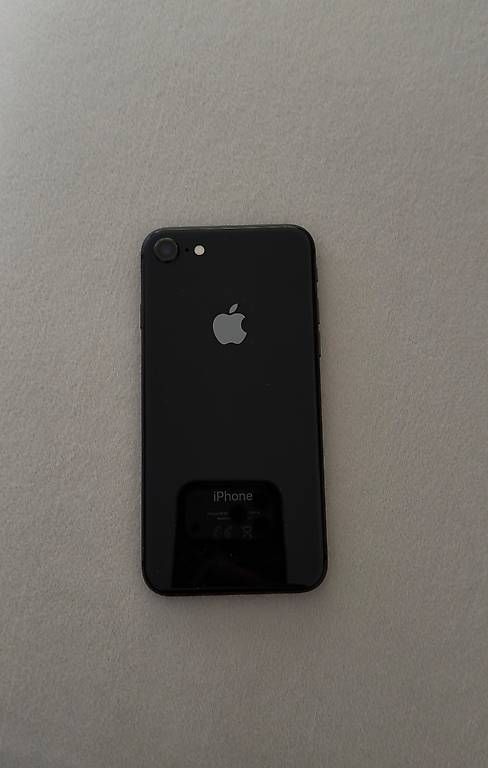 Apple Telefoni cellulari / Smartphones: iPhone 8, schwarz, 64GB – Usato da Derendingen venduto da tua_wyn6 1