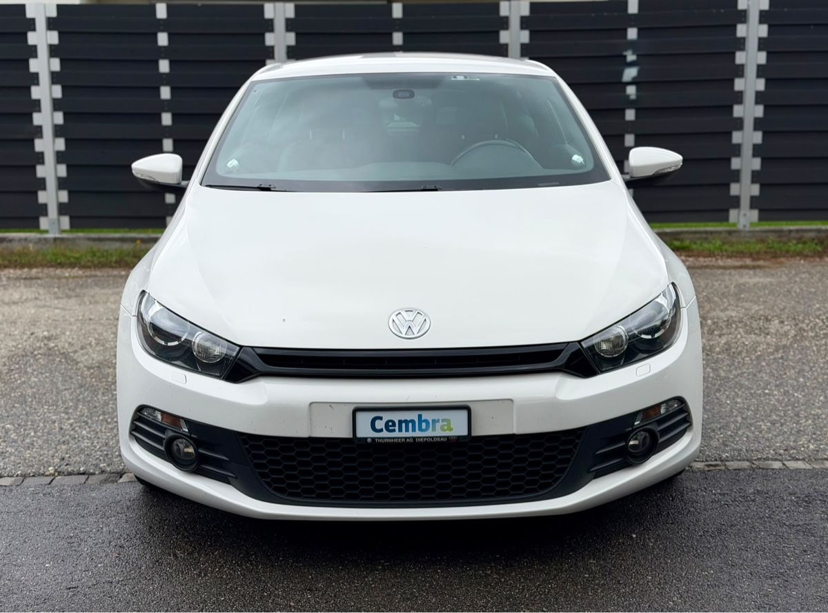 VW Autos: VW Scirocco 1.4 TSI weiss 2012  – D'occasion à Döttingen par jeny77 1
