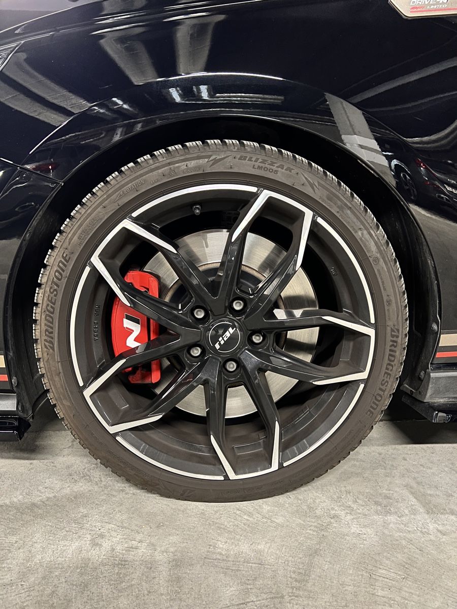 Pneus & Kompletträder: 4 Winterräder 18” Bridgestone Blizzak LM005 – Gebraucht aus Münchenstein von Andri.Gschwind 4