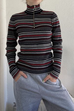 Schöner gestreifter Rework Pullover mit Reissverschluss