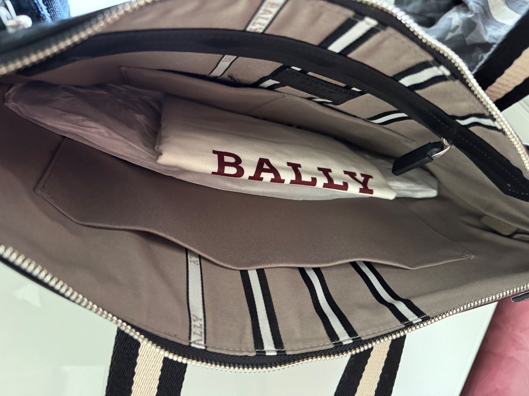 Bally Koffer & Taschen: Bally Tigan Tasche Leder schwarz work bag – Neu und originalverpackt aus Volketswil von praxis12 5