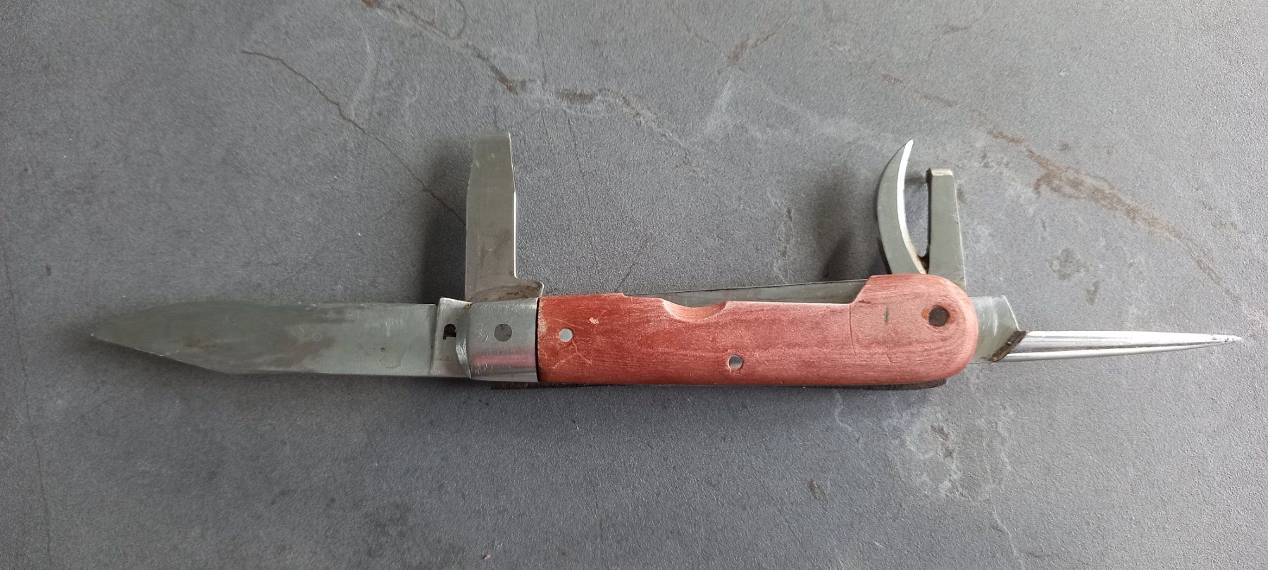 Coltelli tascabile: Sackmesser Wenger Tahara "P" mit Tasche – Usato da Augst BL venduto da 20diego04 2