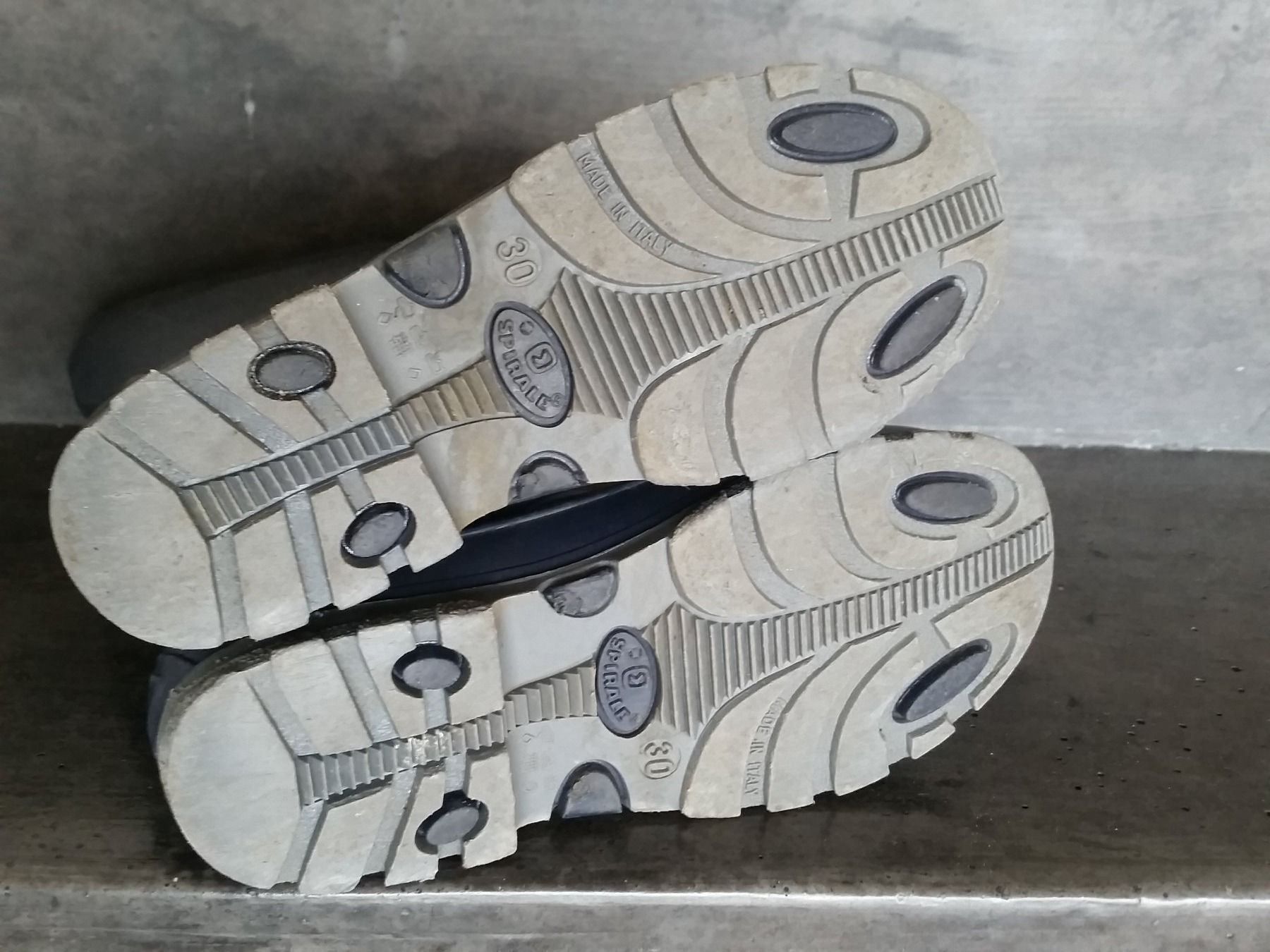 Schuhe für Jungen: Regenstiefel Gr. 30 / Bottes de pluie 30 – Gebraucht aus Villars-sur-Glâne von richardette 5