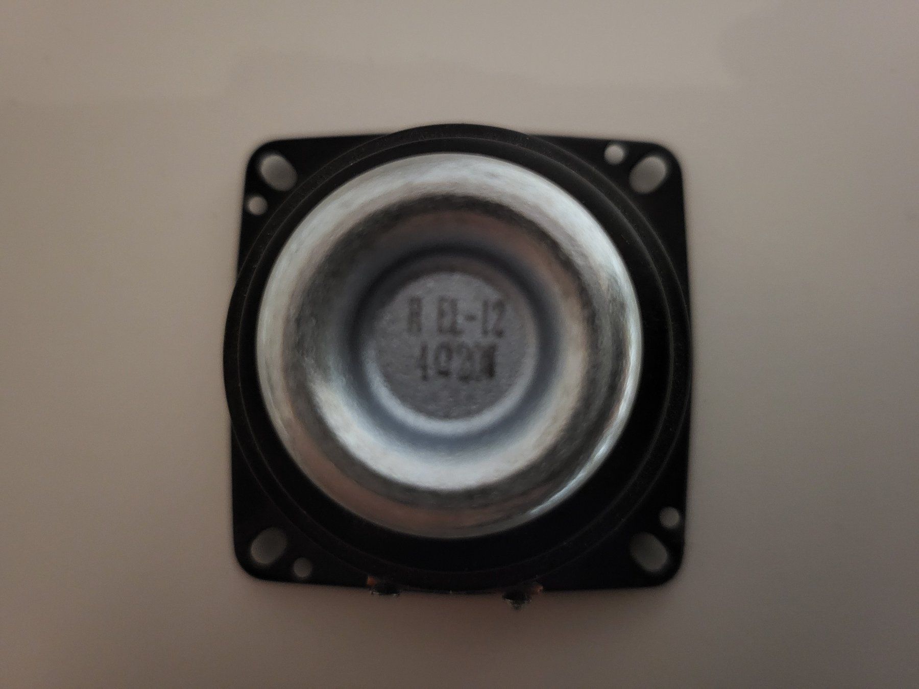 Lautsprecher: Lautsprecher 4 Ohm 20 Watt, Grösse 5x5 cm – Gebraucht aus Tägerig von Voltdriver 1