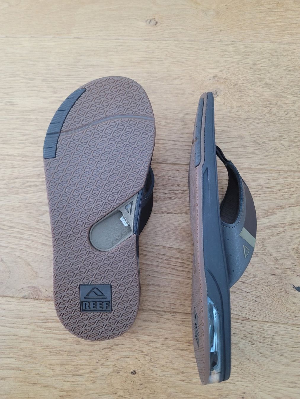 Scarpe da uomo: REEF - Flip-flop mit Flaschenöffner, Gr. EU42/US9 – Nuovo e nell'imballaggio originale da Schwanden GL venduto da sasusy 3