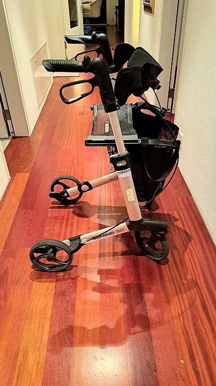 Ausili per la deambulazione: Rollator Gemino – Usato da Meggen venduto da Iris_Busink 1