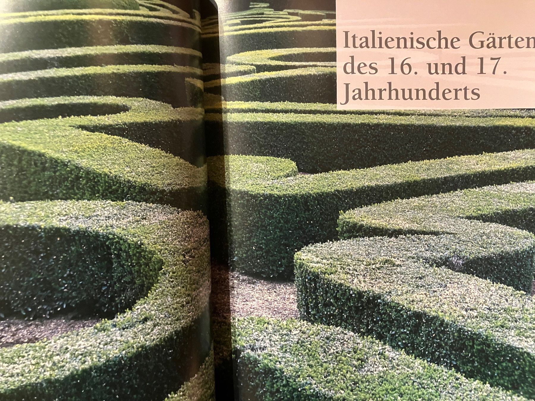 Bücher: Bildband bedeutende Schlösser in Europa – Gebraucht aus Zürich von Byron 8