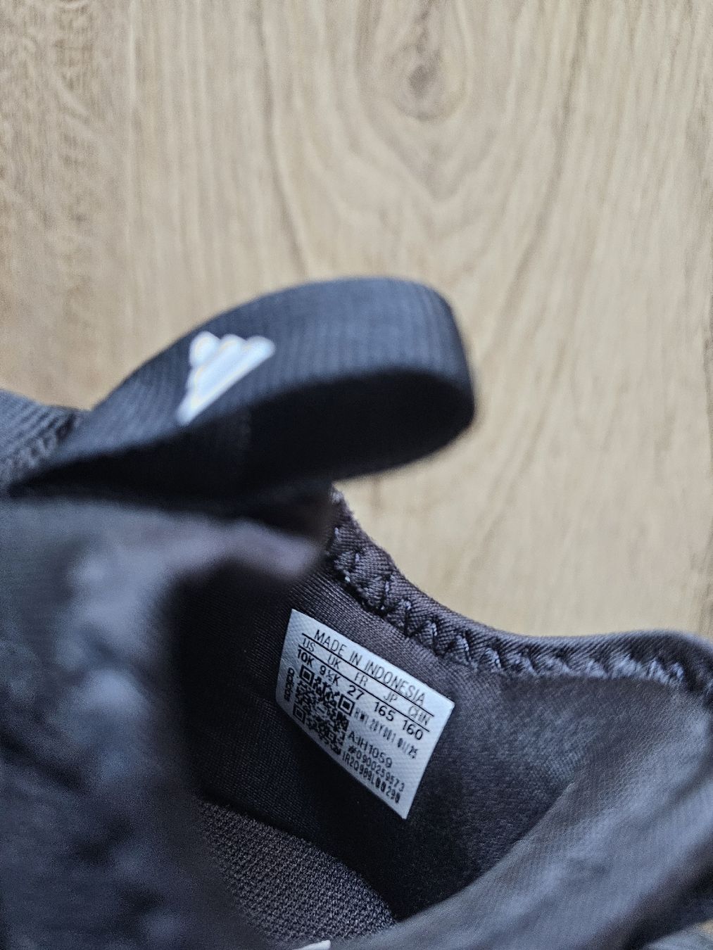 Adidas Scarpe per ragazzi: Adidas Kinder schuhe gr 27 – Usato da Grosshöchstetten venduto da Qenko 1