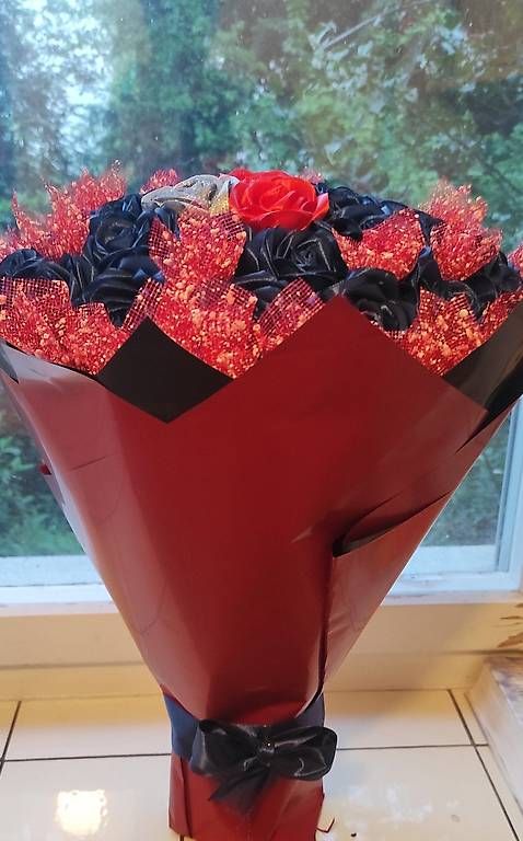 Tutte le decorazioni:  Handgemachter Rosenstrauß  30 Stück – Usato da Basel venduto da kri_z9j8