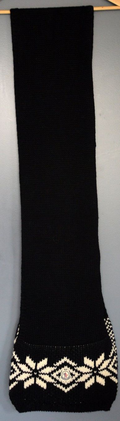 Moncler Foulard & Sciarpe: Moncler Schal / écharpe 225 x 35 cm – Usato da Collonges venduto da Auganien