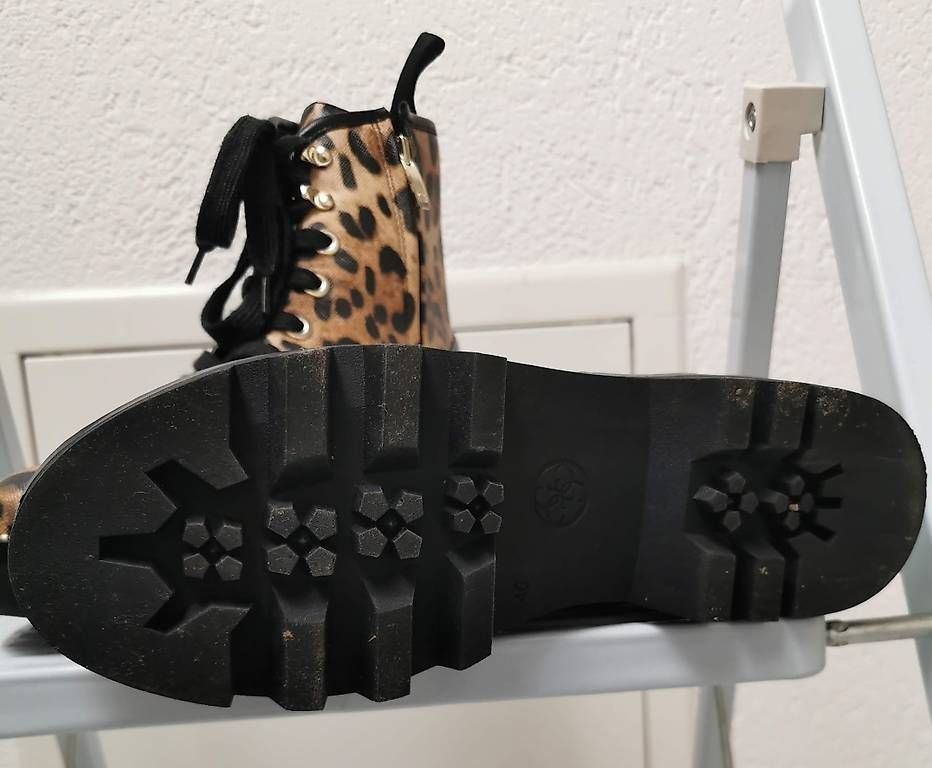 Scarpe da donna: GUESS - Leoprint Schuhe in Gr.40 – Usato da Zuchwil venduto da Miss-Sunshine 2