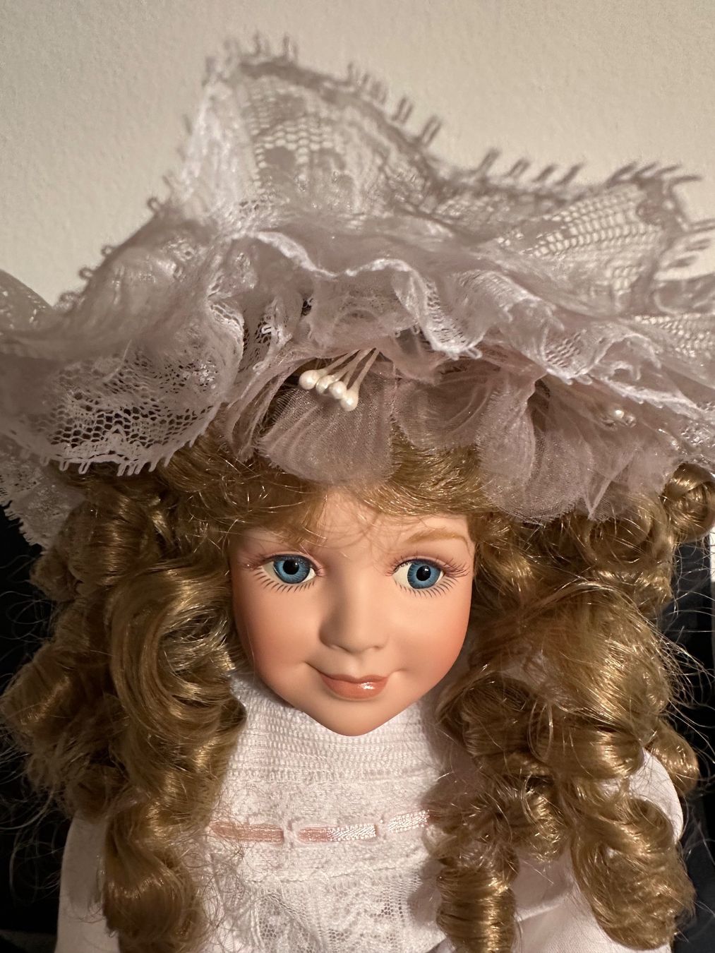 Puppen: Schöne Puppe aus der Asthon Drake Collection – Gebraucht aus Therwil von jas_vpt8 6